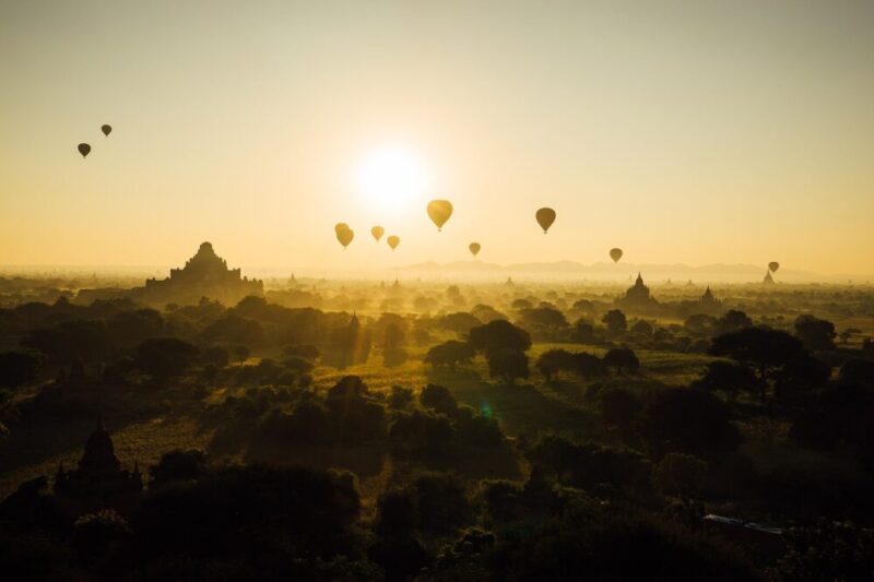 bagan-hot-air-balloons-sunrise-sihouette-panorama
