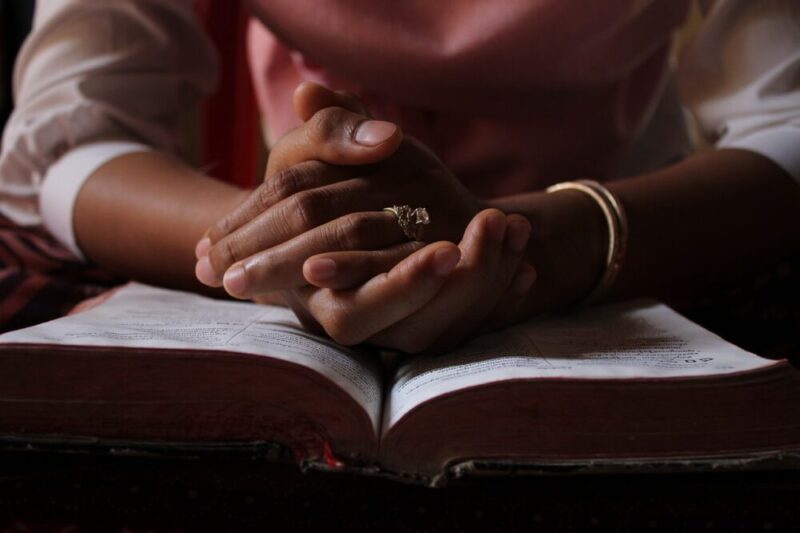praying bible reading