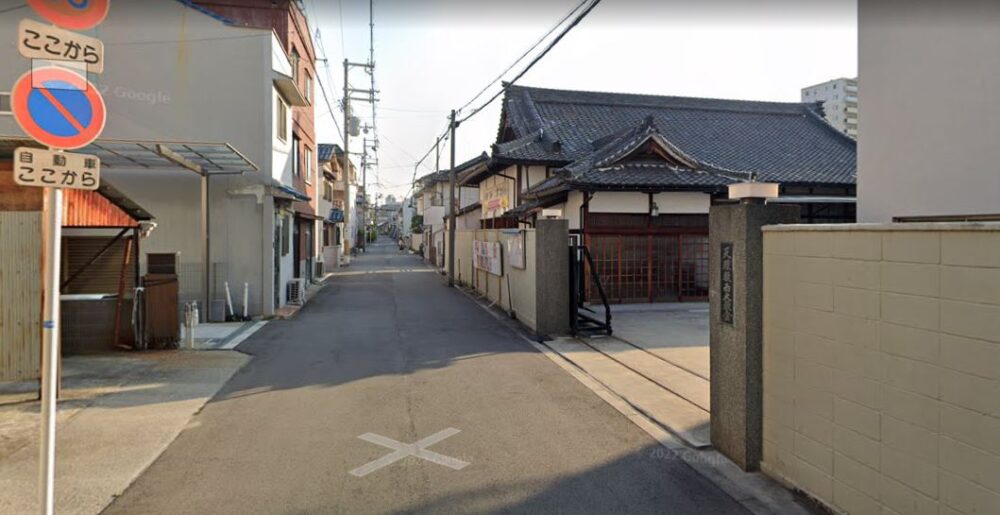 西 大教会ストリートビューより①